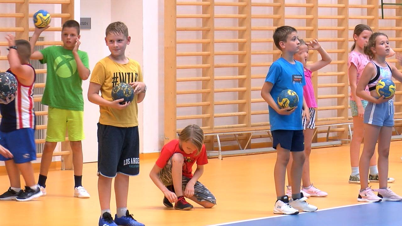 https://kolorline.hu/Sporttáborban mozogtak a gyerekek