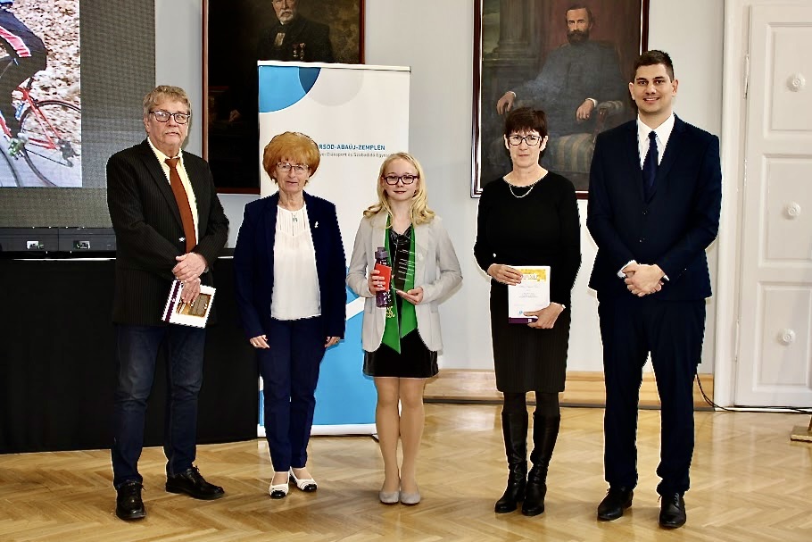 https://kolorline.hu/Tripla díjat aratott Kazincbarcika a vármegyei diáksport díjátadón