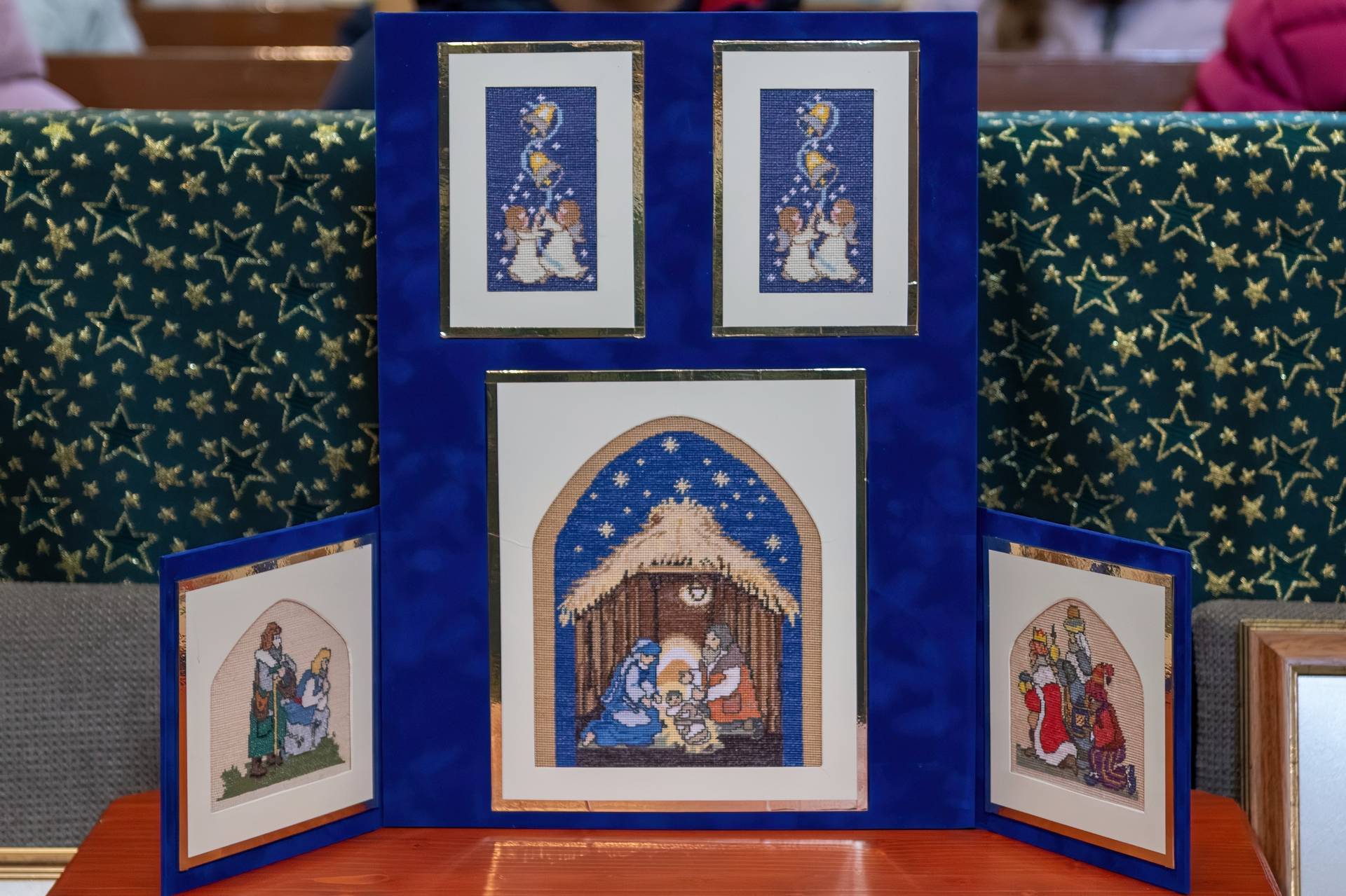 Gobelinesek adventi kiállítása – Alsó-Barcikai Református templom