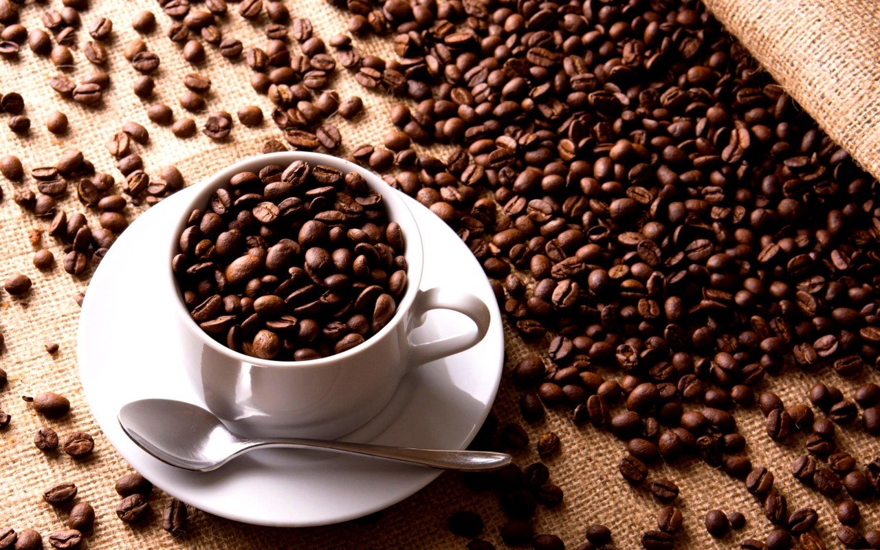 https://kolorline.hu/Reggeleink megmentője a kávé - Ma van a kávé világnapja