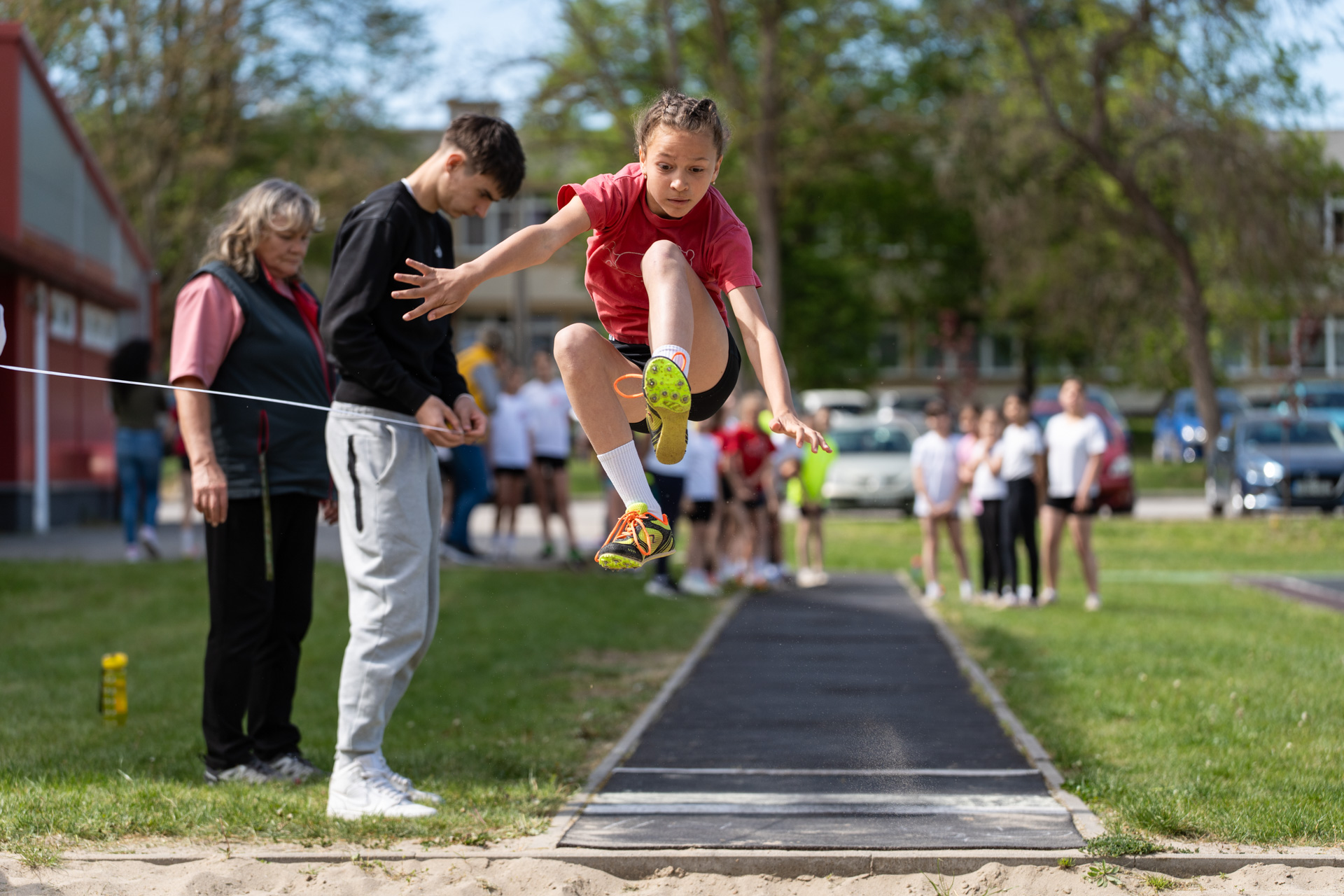 Diákolimpia a Kazinczy Csarnokban és az udvaron