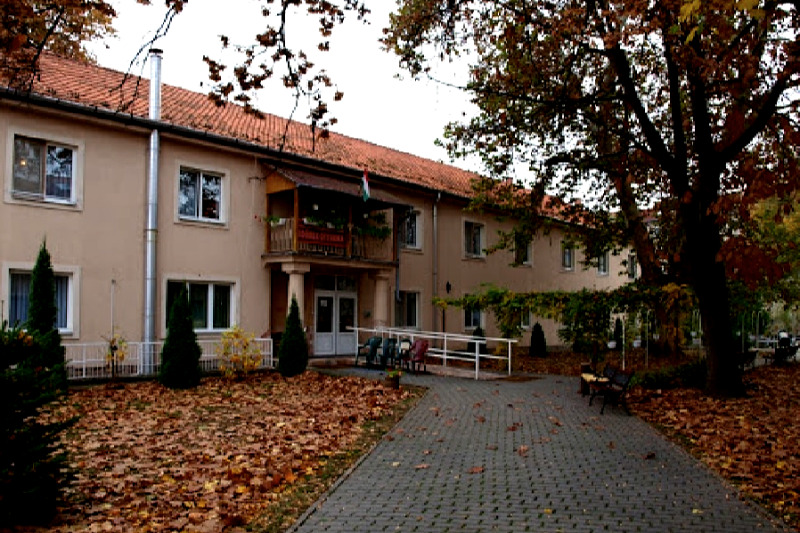 https://kolorline.hu/Demens személyek nappali ellátása  Kazincbarcikán