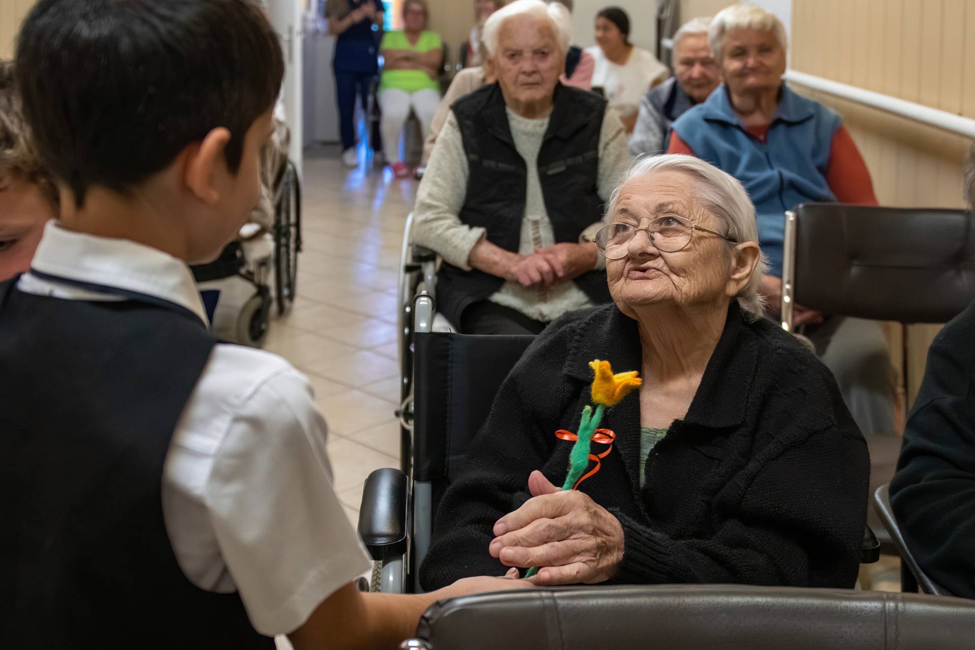 Idősek köszöntése – II. Sz. Idősek Otthona