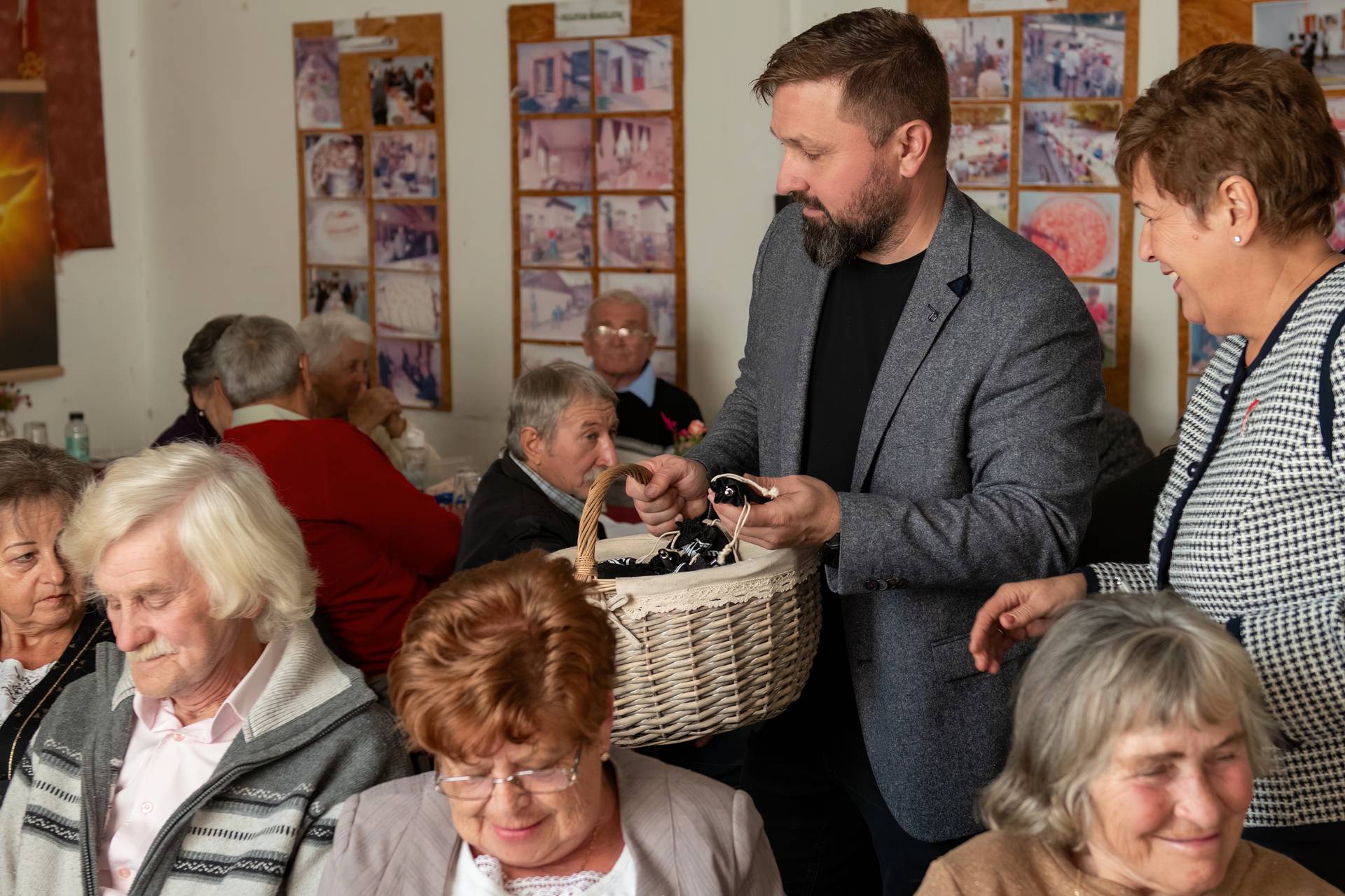 Idősek napja Felsőbarcikáért Alapítvány programja – Táncsics M. Művelődési Ház