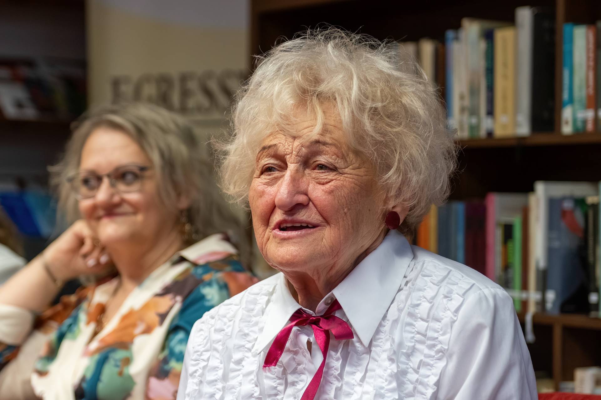 Csúzdáné Vaszil Erzsébet Sorsok és szerelmek könyvbemutató – Egressy B. Városi Könyvtár