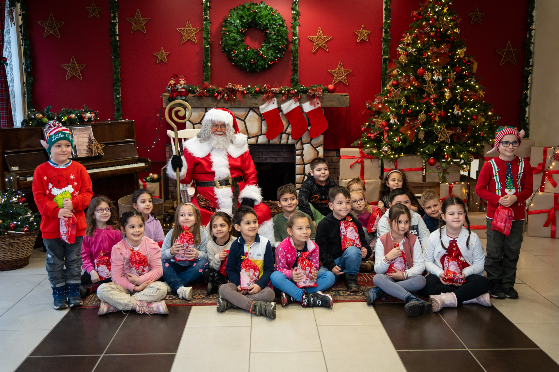 Mikulásünnepség I. - Mezey István Művészeti Központ