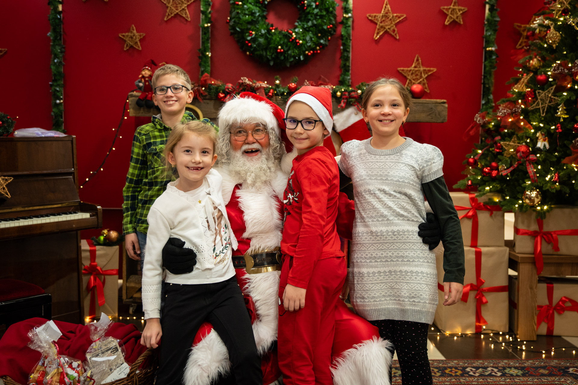 Mikulásünnepség II. - Mezey István Művészeti Központ