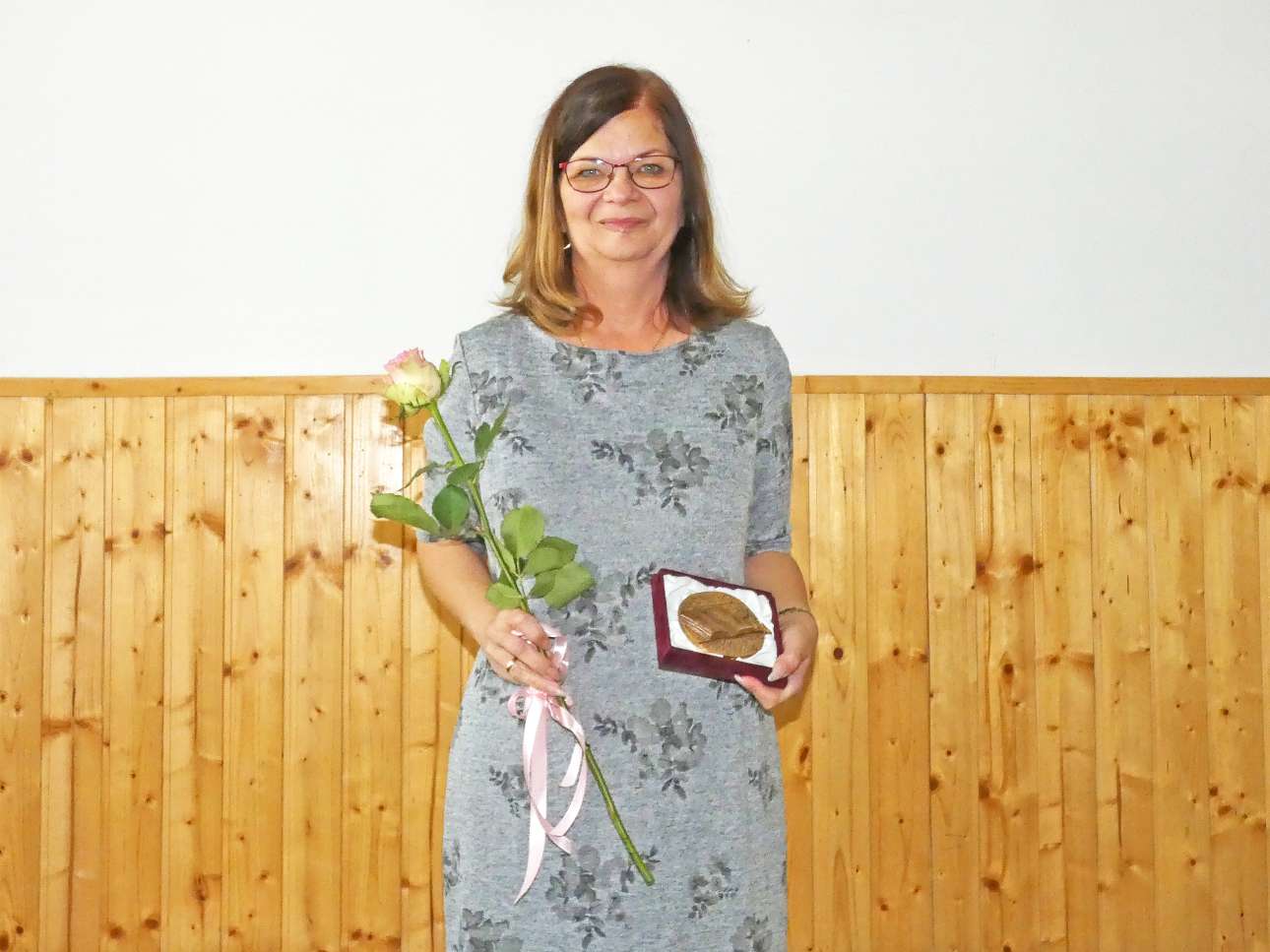 https://kolorline.hu/Molekné Kőrösi Beatrix kapta a Pro Bibliotheca-díjat