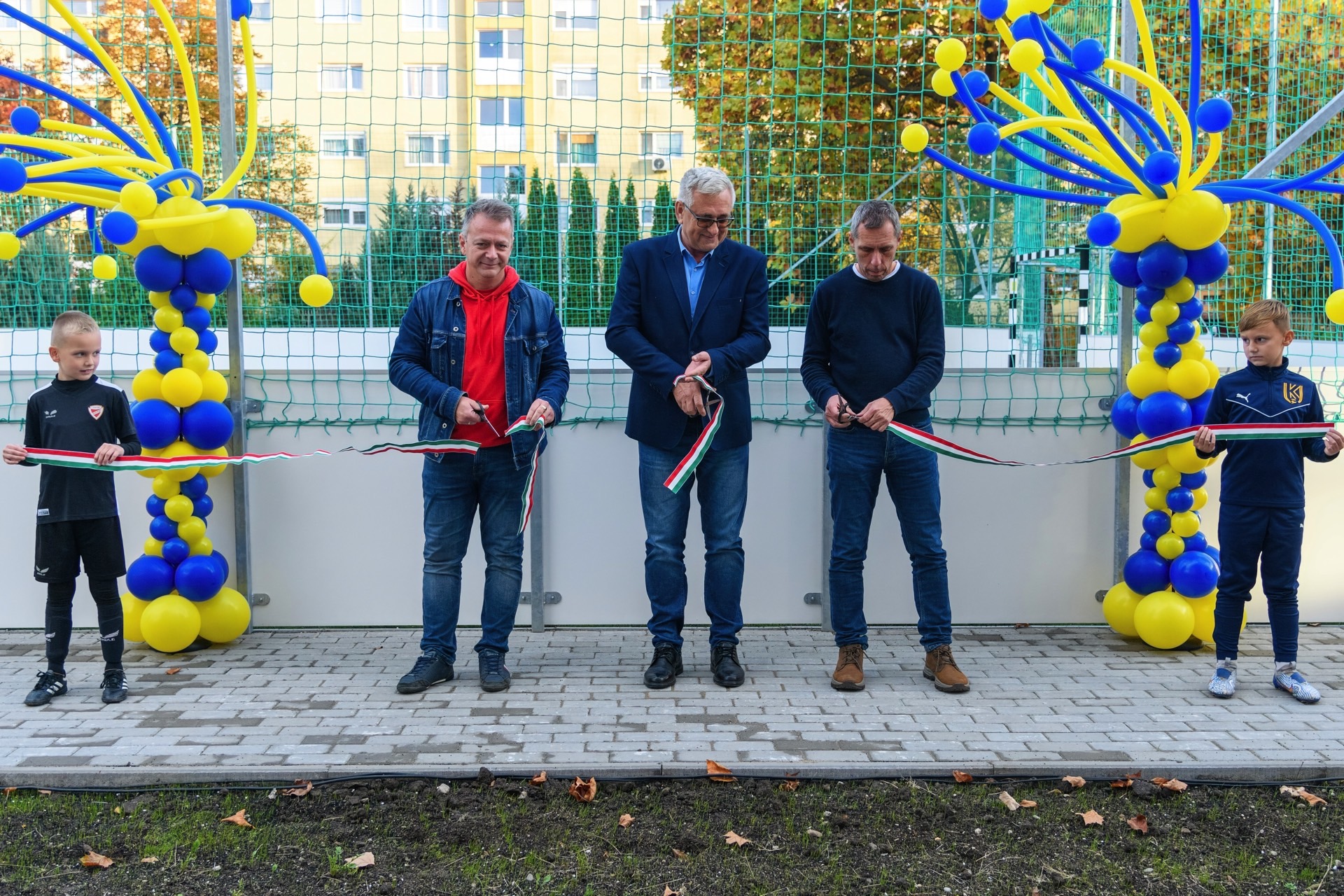 Műfüves pályaátadó – Árpád Fejedelem Tagiskola