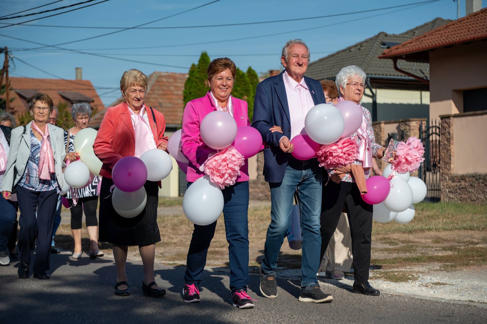 Rózsaszín séta: a mellrákellenes küzdelem jegyében – Jószerencsét út