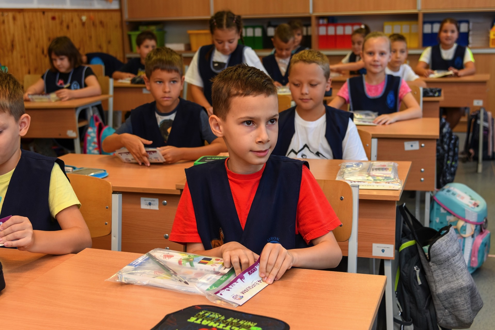 https://kolorline.hu/A második félévben is tanszercsomaggal segíti az önkormányzat az általános iskolásokat