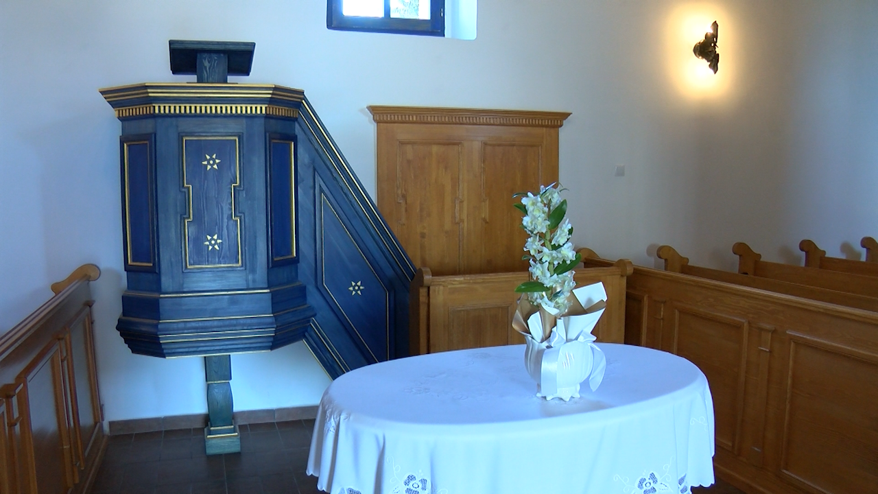 https://kolorline.hu/Megújult a Felsőbarcikai református templom belső tere