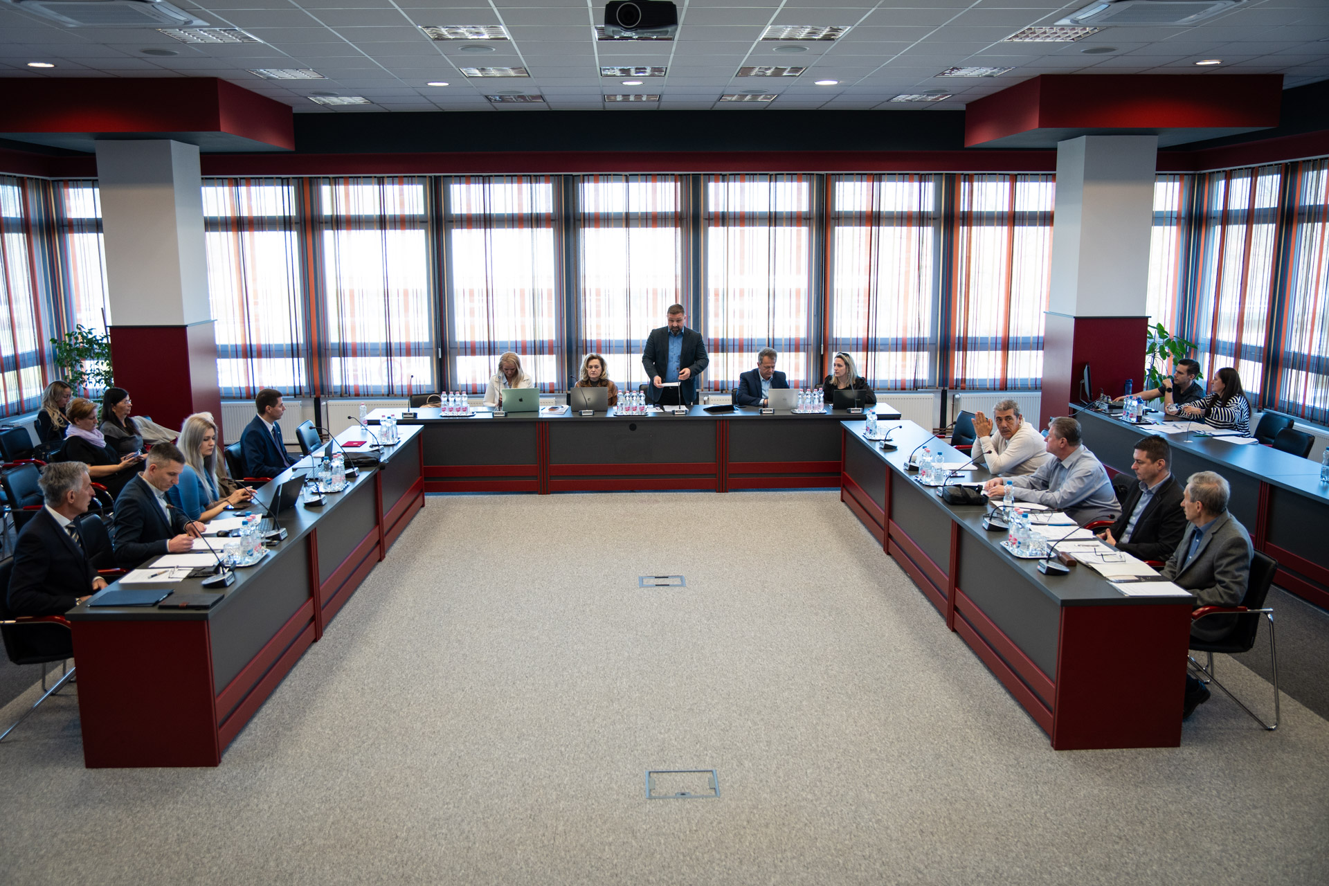 Rendkívüli képviselő-testületi ülés - Városháza