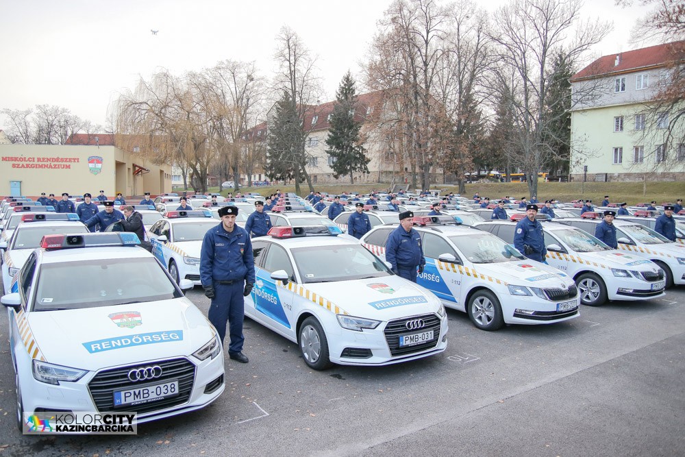 https://kolorline.hu/Száznál is több új járművet kaptak a megyei rendőrök